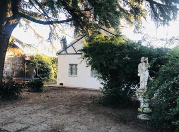 Casa · 170m² · 6 Ambientes · Casa en Alquiler - Villa Castells