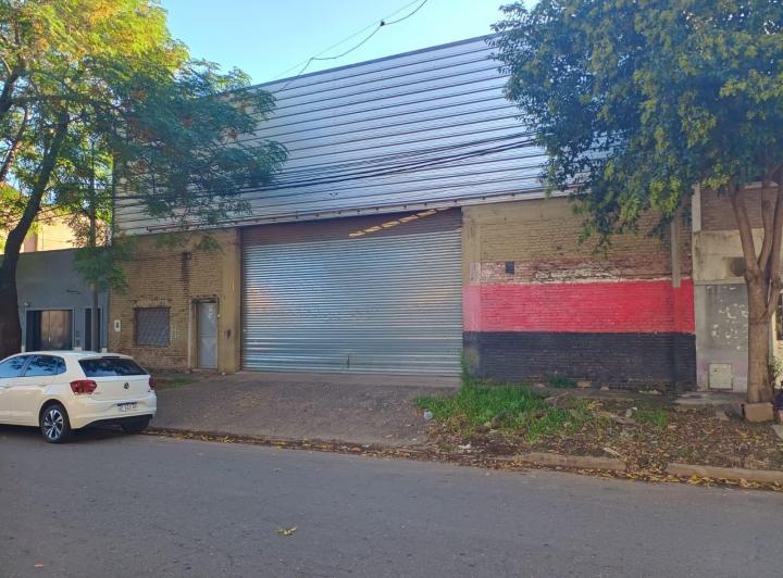 Bodega-Galpón · 700m²