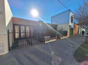 Casa · 120m² · 4 Ambientes · 1 Cochera · Casa 2 Dorm. - Gran Patio - Doctor Cocca Al 70 - California