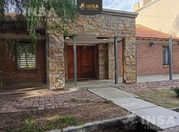 Casa · 500m² · 20 Ambientes · 1 Cochera · Insa Propiedades Ofrece Casa en Alquiler en Las Heras