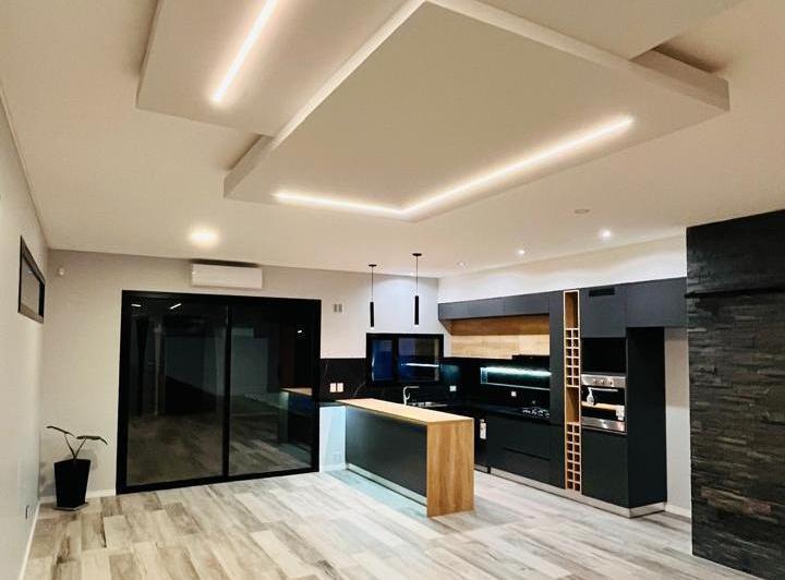 Casa · 300m² · 4 Ambientes · 2 Cocheras