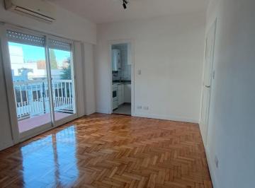 Departamento · 26m² · 1 Ambiente · Monoambiente Al Frente con Balcon Gde, Ideal Vivienda o Apto Profesional.
