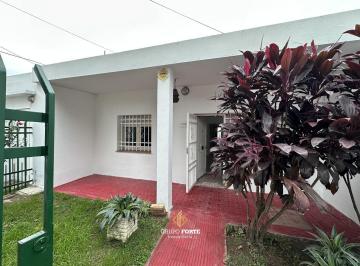 Casa · 150m² · 3 Ambientes · Casa en Alquiler Alto Alberdi 2 Dorm.