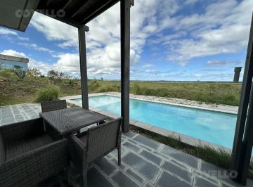 Departamento · 240m² · 4 Ambientes · 1 Cochera · Departamento en Venta de 3 Dorm. - Punta Ballena