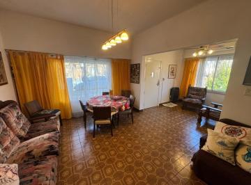 Casa · 86m² · 2 Ambientes · 1 Cochera · Casa en Martinez