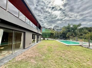Casa · 500m² · 10 Ambientes · 4 Cocheras · Lote Alto - Excelente Vista - 5 Dorm. - Amplio Quincho