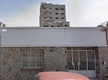 Casa · 148m² · 3 Dormitorios · 1 Cochera · Casa en Zona Centro