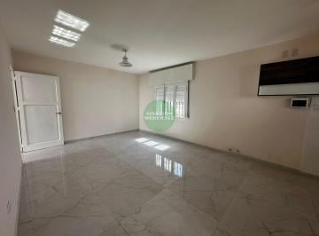 Departamento · 74m² · 5 Ambientes · 3 Dorm (1 en Suite) - 2 Patios - Complejo Cerrado - Reciclado