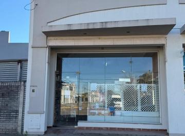 Local comercial · 80m² · 4 Ambientes · Local en Alquiler.