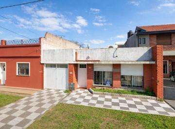 Casa · 87m² · 3 Ambientes · Casa 2 Dorm. en Venta Banfield