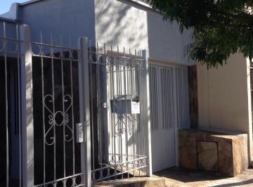 Casa · 140m² · 5 Ambientes · 1 Cochera · Casa en Alquiler en Barrio Supe