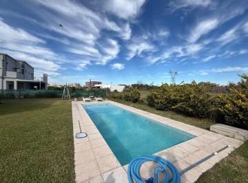 Casa · 155m² · 5 Ambientes · 2 Cocheras · Casa en Alquiler 5 Ambientes en Haras Santa Maria, Escobar, Gba Norte