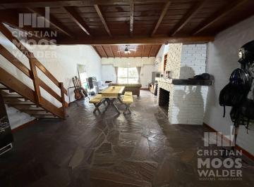 Casa · 135m² · 4 Ambientes · 2 Cocheras · Casa en Venta 4 Ambientes - Ingeniero Maschwitz - Apta Credito