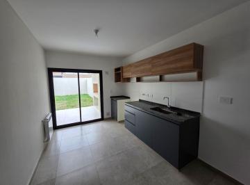 Casa · 82m² · 3 Ambientes · 2 Cocheras · Casa - Docta