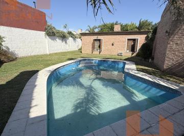 Casa · 168m² · 6 Ambientes · 2 Cocheras · Granja de Funes - Juan Saracho Al 5100
