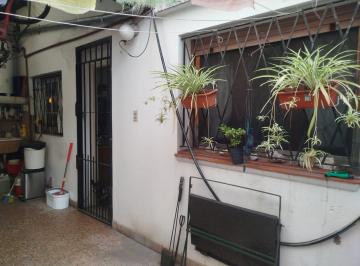 PH · 101m² · 6 Ambientes · Venta PH Al Frente con Departamento en Planta Alta Villa Sarmiento Sin Expensas Ideal Inversor