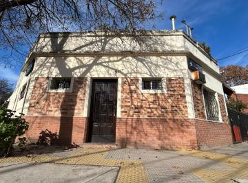 PH · 50m² · 2 Ambientes · PH T. Casa 2 1/2 Amb. C/ Entrada Indep. - Ptio y Tza.