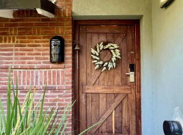Casa de 4 ambientes, Cariló · Espectacular Casa en Cariló. Para 8 Personas. 1/2 Cuadra Entrada Golf Club, 5 Cuadras del Centro