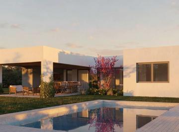 Casa · 148m² · 6 Ambientes · 2 Cocheras · Venta - Casa 3 Dorm. en La Finca Country Club - Barrio Privado - Fisherton, Rosario.