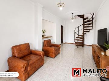 Casa · 170m² · 5 Ambientes · 2 Cocheras · Casa 5 Ambientes con Jardín, Garage y Terraza - Parque Avellaneda