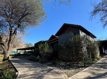 Casa · 300m² · 10 Ambientes · 4 Cocheras · Venta Casa en El Bosque