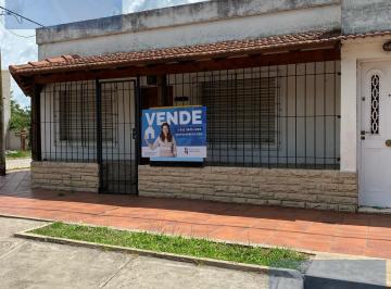 Casa · 85m² · 5 Ambientes · 1 Cochera · Casa - 25 de Mayo