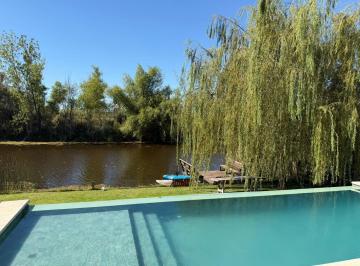 Casa · 180m² · 5 Ambientes · 1 Cochera · Casa en Venta Al Lago en Acacias Puertos