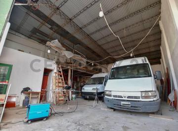 Bodega-Galpón · 130m² · 4 Ambientes · 1 Cochera · 46 E/ 158 y 159 - Galpon + Casa de 2 Dorm. a La Venta. - en Lisandro Olmos