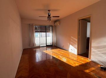Departamento · 70m² · 4 Ambientes · 22 Cocheras · Santa Fe y Azcuénaga 3 Ambientes con Dependencia