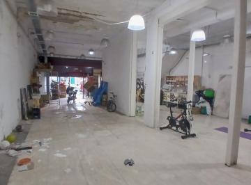 Local comercial · 160m² · Alquiler Local en Chacarita