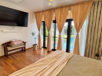 Casa · 525m² · 4 Ambientes · 2 Cocheras · Cf1392 - Casa - 3 Dorm. - Garupá