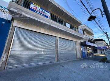Local comercial · 160m² · 2 Ambientes · 1 Cochera · Local con Entrada Para Camiones, con Fondo, Jardín, Ascensor, Patio y Oficinas