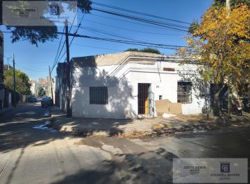 Casa · 189m² · 8 Ambientes · 1 Cochera · Venta Terreno 221 m² con Casa y Dpto a Reciclar o Demoler en Guemes Cordoba