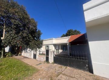Casa de 4 ambientes, Lomas de Zamora · Importante Propiedad Sobre Amplio Lote – Vivienda + Local Comercial – Venta Directa