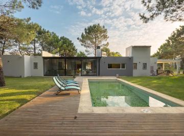 Casa · 221m² · 5 Ambientes · 1 Cochera · Casa en Venta La Herradura Pinamar