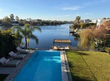 Casa · 390m² · 4 Dormitorios · 2 Cocheras · Casa en Venta a La Laguna en Los Alisos Nordelta