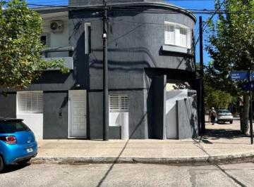 Casa · 300m² · 6 Ambientes · Casa Más Dos Departamentos en Venta en Alta Córdoba a m de Plaza Rivadavia