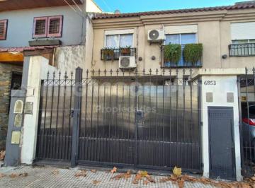 Casa de 4 ambientes, Versalles · Impresionante Duplex 3 Amb. con Cochera y Fondo Libre