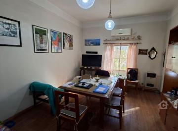 Casa · 95m² · 3 Ambientes · Chalet en Lote Propio con Jardín Al Frente, Terraza, Patio y Quincho