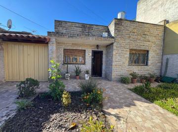 Casa de 3 ambientes, Esteban Echeverría · Casa de 3 Ambientes en Venta