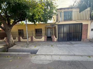 Casa de 5 ambientes, Dorrego · Departamento en Venta, Dorrego