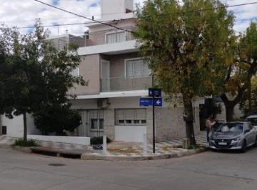Casa · 240m² · 6 Ambientes · Venta Casa + Departamento Villa Cabrera