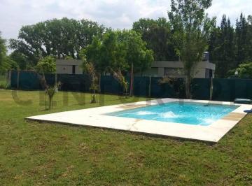 Quinta vacacional · 200m² · 4 Ambientes · 1 Cochera · Venta Quinta 4 Amb con Parque y Pileta - Francisco Alvarez