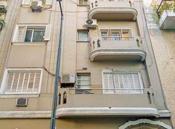 Departamento de 3 ambientes, Flores · Gavilan 59 Dpto 3 Amb Al Fte con Toilette Dorm en Suite a m Subte