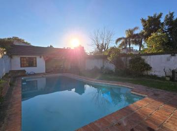 Casa · 241m² · 5 Ambientes · 3 Cocheras · Casa Cuatro Dorm. Venta Parque Ituzaingo Norte Credito