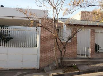 Casa de 4 ambientes, Neuquén · Casa en Alquiler - Gazari 1115, Neuquén Capital