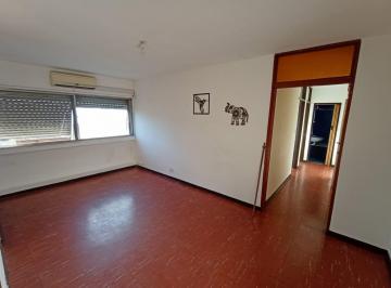 Departamento · 57m² · 3 Ambientes · Alquiler Departamento de Tres Ambientes Lugano 1y2