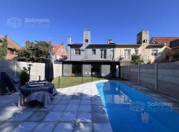 Casa · 210m² · 5 Ambientes · 2 Cocheras · Casa de 5 Ambientes en Venta Acassuso