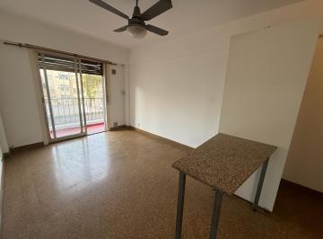 Departamento · 38m² · 2 Ambientes · En Alquiler Departamento de 2 Ambientes Cfte con Balcon Villa Urquiza