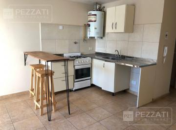 Departamento · 35m² · 2 Ambientes · Departamento de 2 Amb en Alquiler por 24 Meses. Al Frente con Balcòn. Muy Bajas Expensas